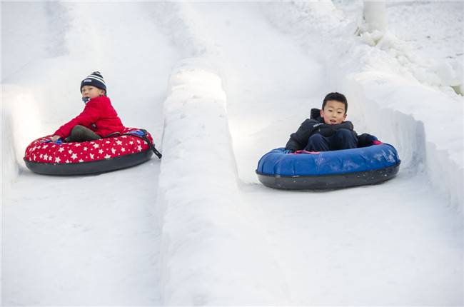 大连塔河湾冰雪嘉年华图片