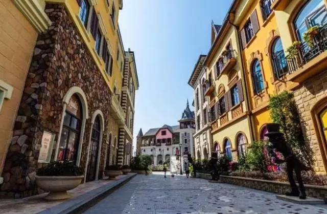 法国安纳西小镇被誉为阿尔卑斯山的阳台 而在佛山高明也隐藏着这样一