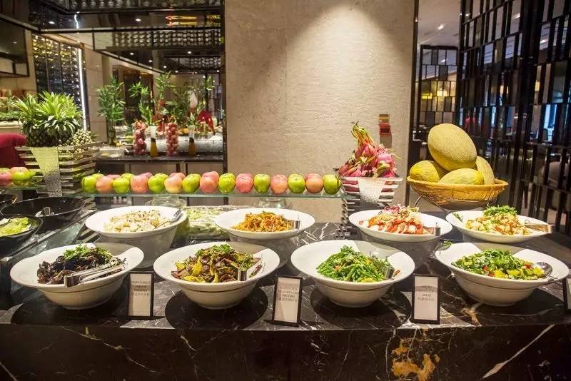 人均70 食万达希尔顿自助餐!海鲜,刺身,寿司,肉扒无限量任食!