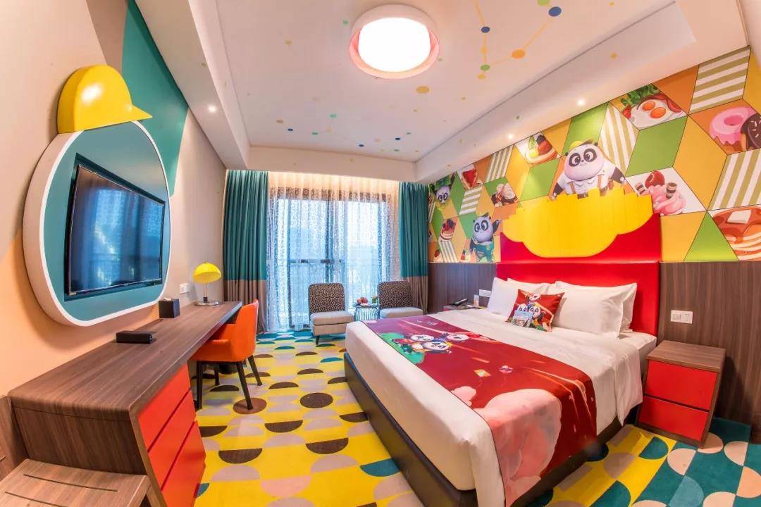 【广州】劲爆价~平日499元=2人住"萌帅酷"长隆熊猫主题酒店~与熊猫