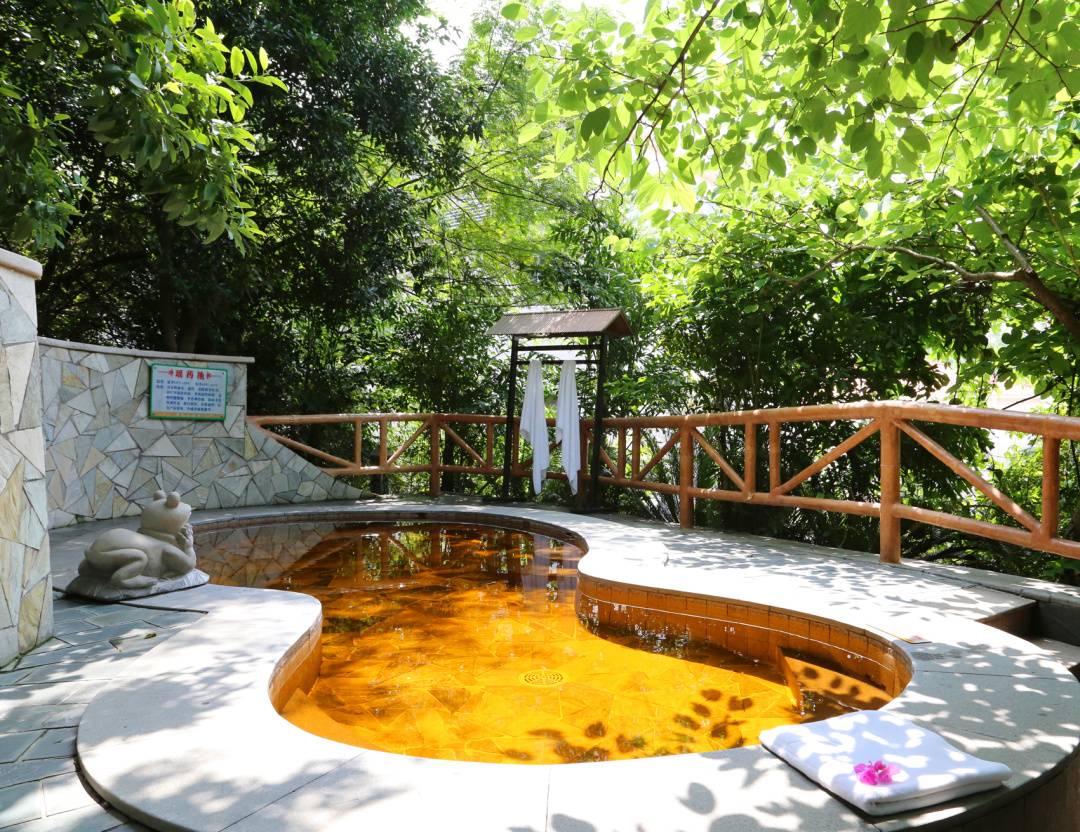 瑶药池 温泉水富硒低硫