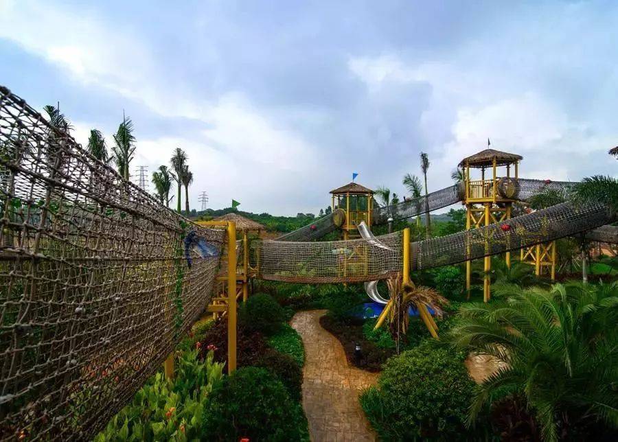 别墅入住时间为下午15:00,退房时间为次日11:30,如