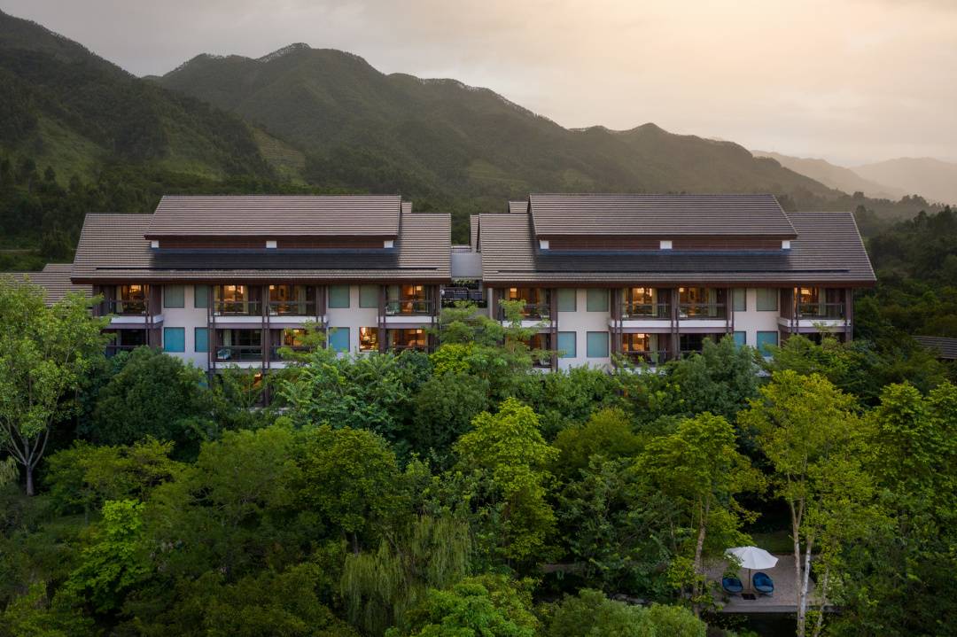 【寻味x三天两晚】年度钜惠￥2399元入住清远芊丽酒店;专享福利粤式