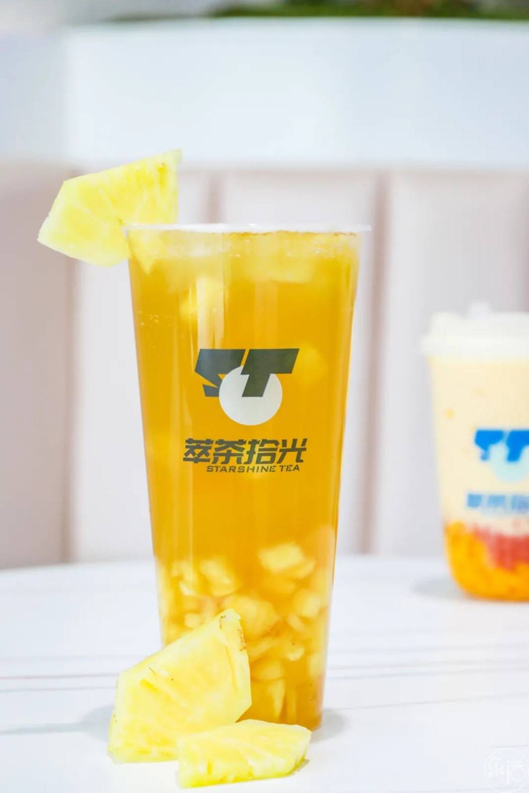 哥哥》联名茶饮,原"萃"制茶,拾光重聚,苏醒都来探店打卡