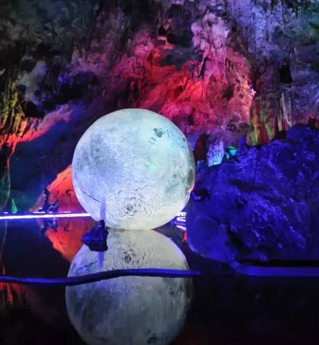 湖畔泳池绝美天鹅湖无限次温泉避世秘境仅06699元抢清远宝晶宫天鹅