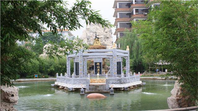 北京龍脈溫泉療養院1993年成立於千年溫泉古鎮小湯山,地處故宮中軸線