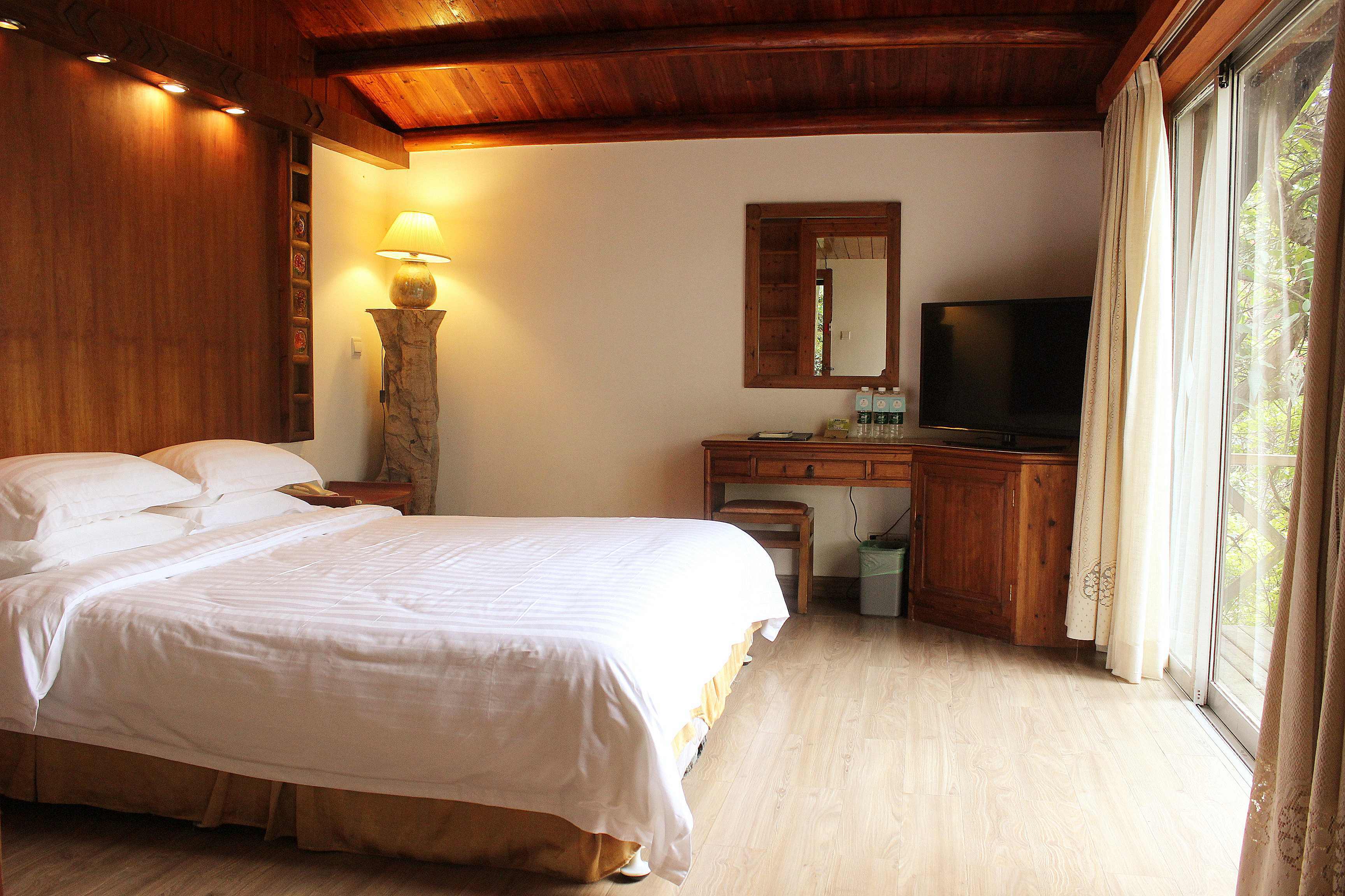 深圳399元限时抢青青世界森林里的独栋木屋闹市里20万㎡的仙踪密林