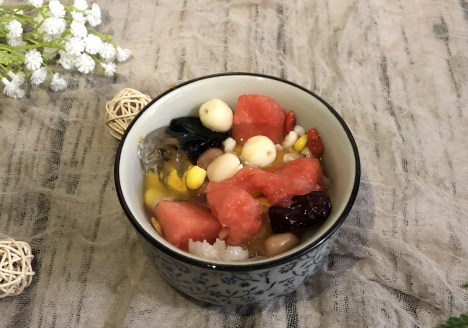 绿豆海带四选一 ,炎炎夏日快来一杯糖水解暑西瓜糖水清补凉糖水有红枣