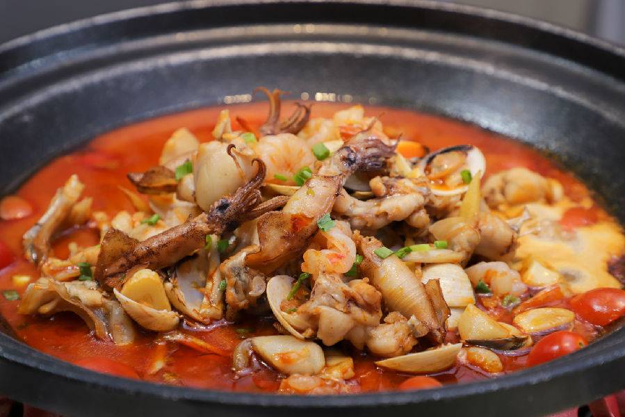 89元抢购原价230元田坝上超值2-4人海鲜牛蛙套餐:泡椒海鲜蛙锅1份