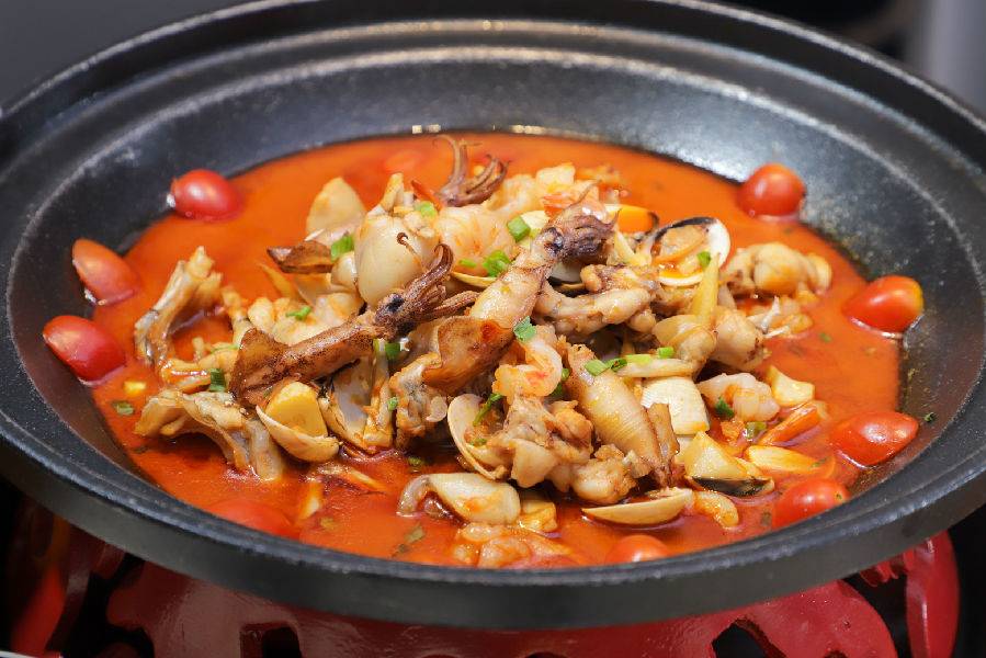 89元抢购原价230元田坝上超值2-4人海鲜牛蛙套餐:泡椒海鲜蛙锅1份