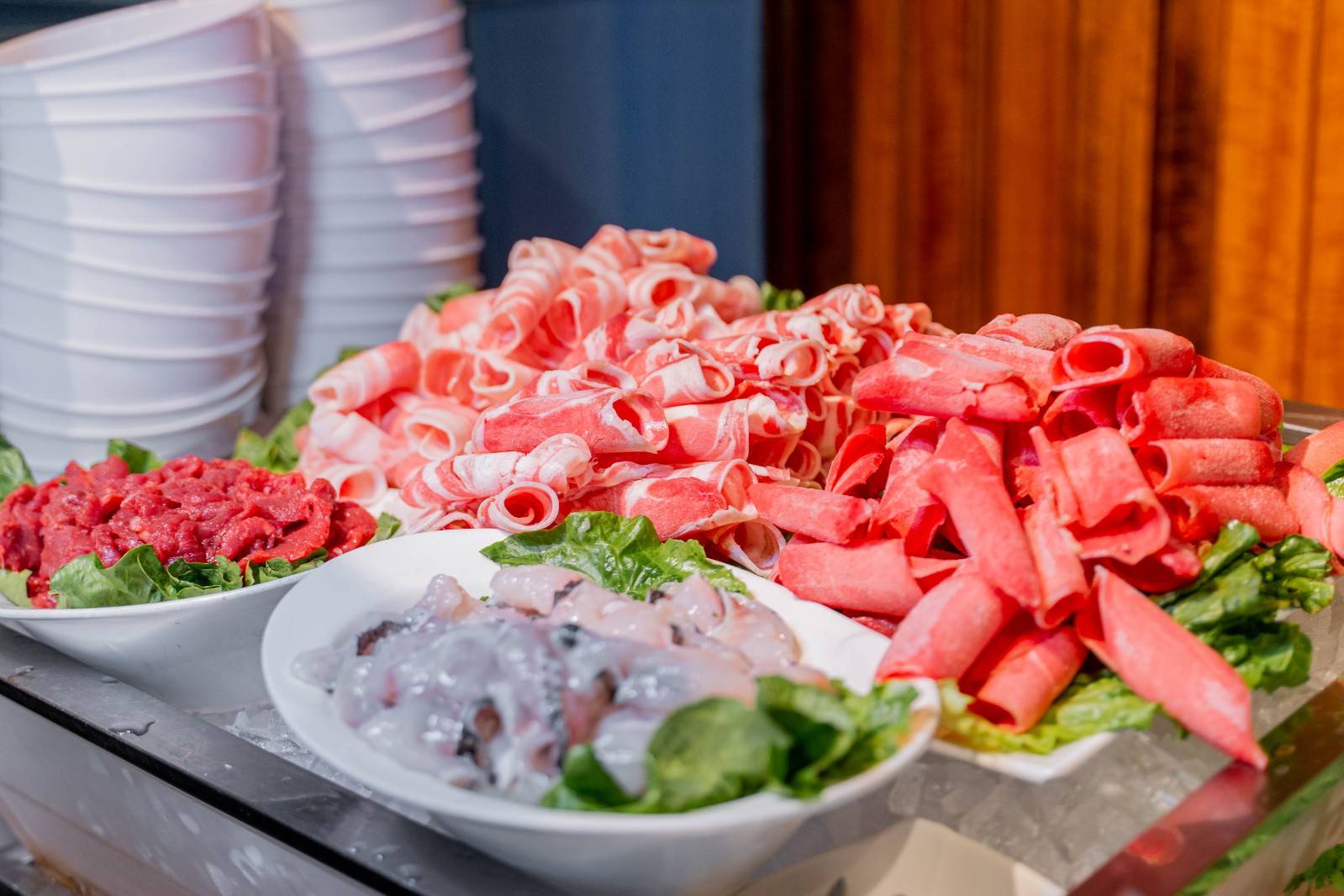 v酒店·vcafé西餐自助餐厅』:单人平日自助午餐;畅享200 丰富菜品!