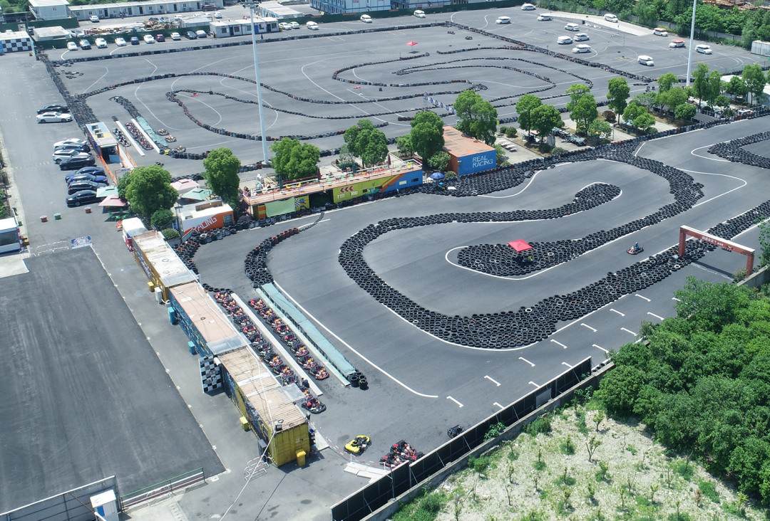 凭短信内容到店核销【赛达卡丁车赛车主题乐园】室外场地,专业赛道