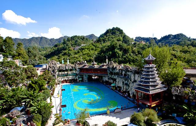 49.9元/张 贵御温泉门票 备注: 1,身高1米(含1米)以下儿童免票,1米-1.