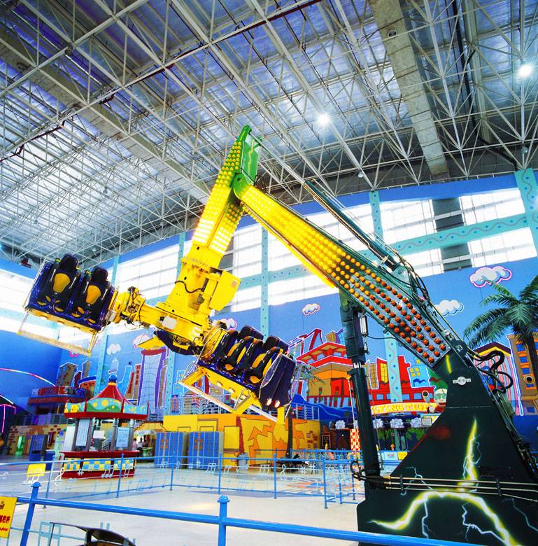 剧烈迅猛的快速下沉,让乘坐者犹如从万米高空被狠很摔下,让惊呼狂叫