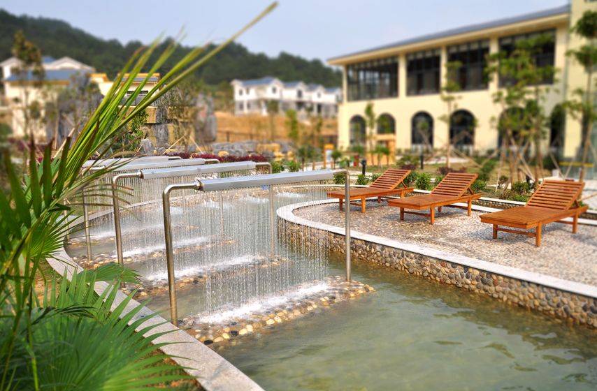 39.9元1大1小温泉水乐园亲子套票!赠送免费水果 免费鱼疗!