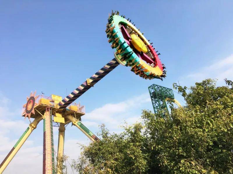 魔环垂直过山车,龙风过山车一次坐过瘾