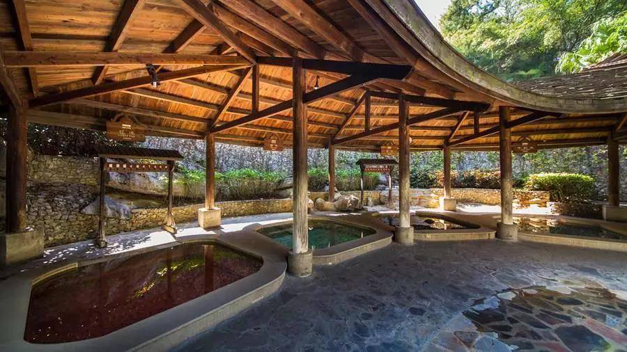 【广东清远】英德奇洞温泉小镇2大1小温泉套票【b产品,有效期至2019年