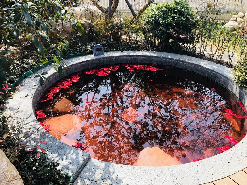 【无锡】2大1小599抢购原价1038无锡弘阳洛克菲花园酒店温泉养生两