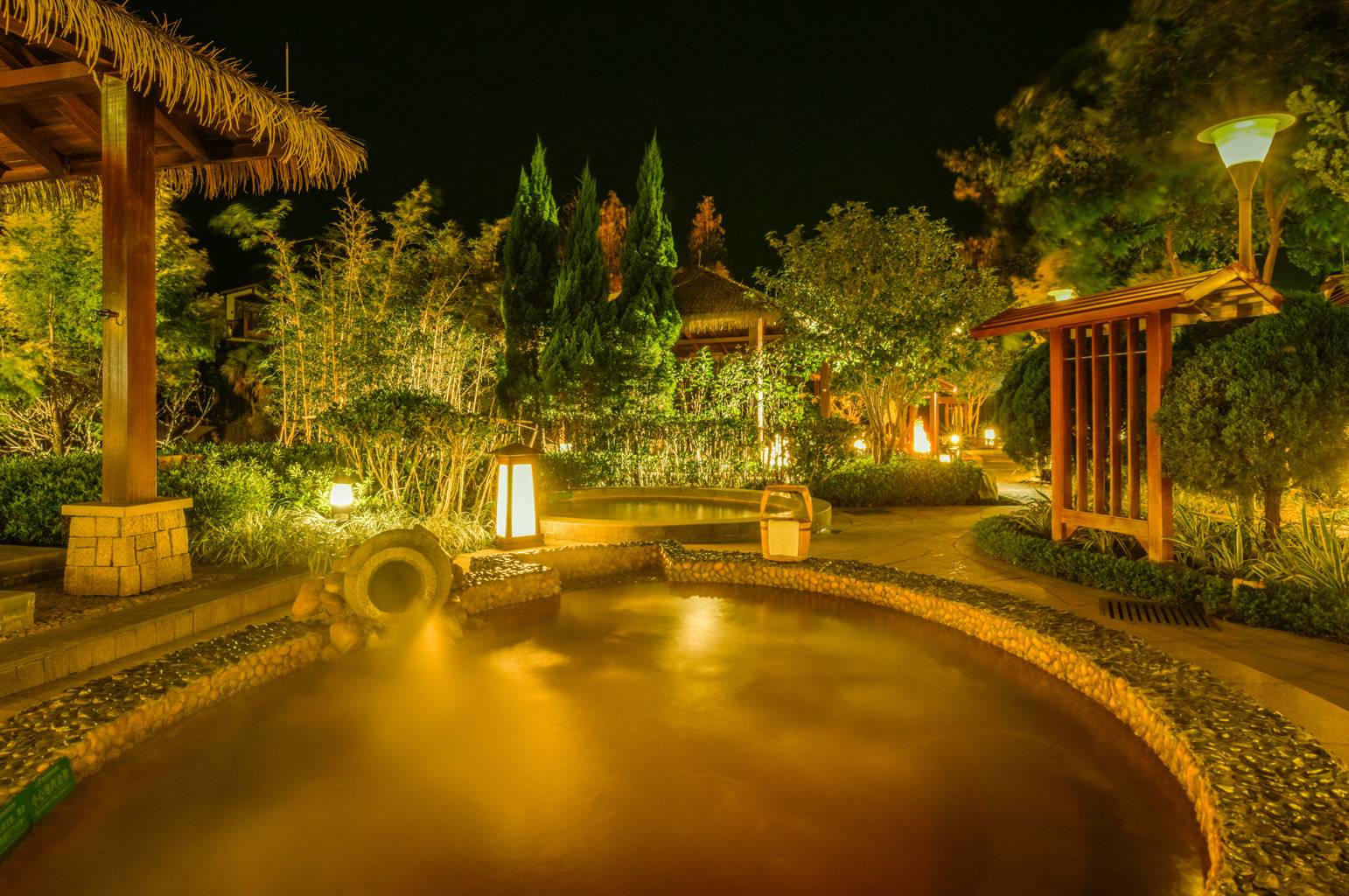 【清远】499元享佛冈碧桂园假日温泉酒店,雅致双床阳台套房或高级公寓