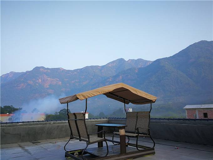 广州白水寨阅季民宿 山景舒适大床房