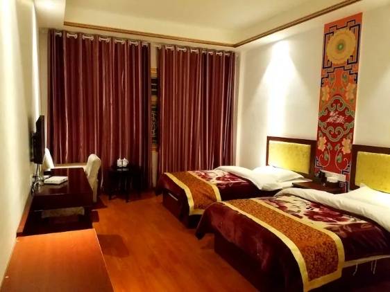 抬头即见雪山之巅, 孟屯河谷住宿套餐 原价:258元/套 抢购价:99元/套