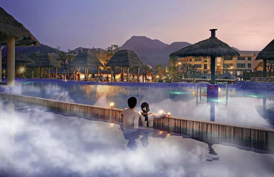 【万物始春丶zui美温泉】醉石温泉2大1小家庭套餐(住宿1晚 特色早餐 2