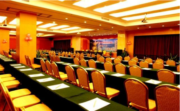 充满质感的装潢,居家的装饰 -  室外游泳池 - -  会议室  - 气派的多