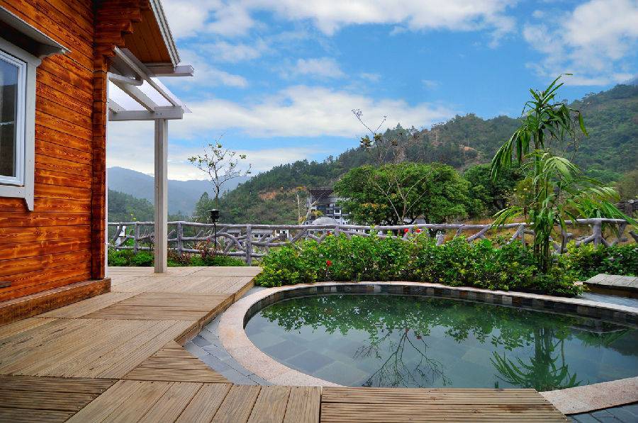 【云浮天露山】打卡国家4a级景区~499元抢异国温泉木屋亲子房/空中