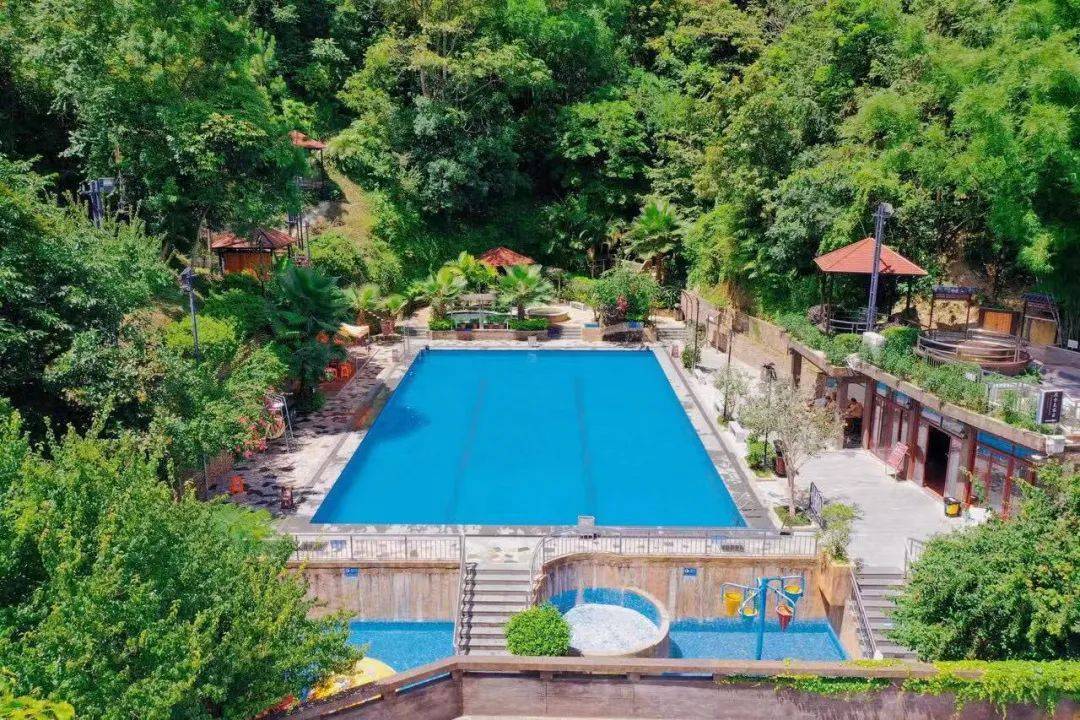 【云浮天露山】打卡国家4a级景区~499元抢异国温泉木屋亲子房/空中