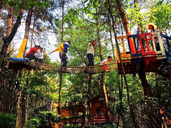 成都松鼠部落森林假日公园(2大1小)家庭通票
