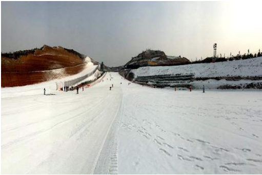 【太原】采薇庄园含雪具滑雪嬉雪套餐大小同价(日场不限时)