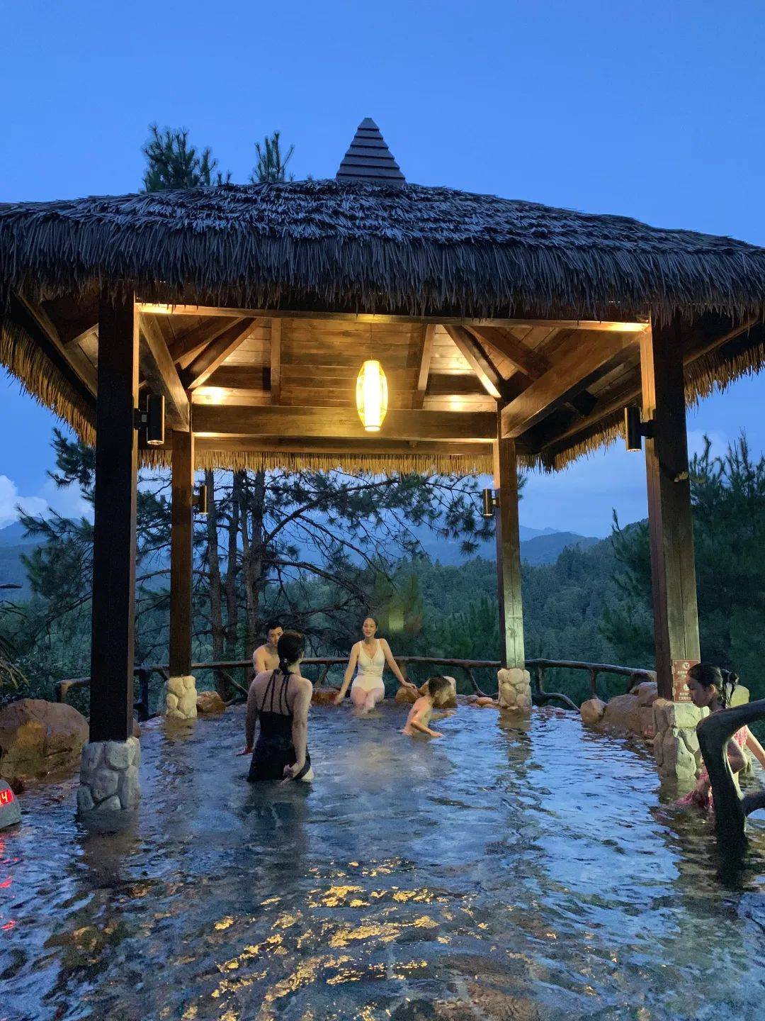 1148抢贺州西溪温泉度假村悦泉居×天沐姑婆山温泉酒店联合套票,住